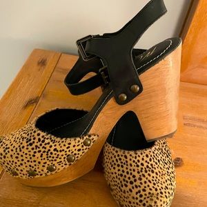 Leopard block heel shoes